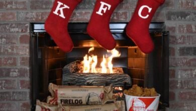 Photo of Por tercer año consecutivo KFC venderá leños con olor a pollo frito en la temporada navideña