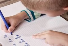 Photo of Escribir a mano ayuda a los niños a aprender más y memorizar mejor, según estudio