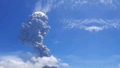 Photo of Video: volcán Lewotolo hace erupción brutal en Indonesia y se vuelve viral