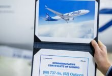 Photo of Alaska Airlines se convierte en la primera aerolínea en comprar Boeing 737 MAX tras su vuelta al servicio