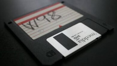 Photo of Usuario de Reddit logra meter una película de más de 4GB en un antiguo disquete y pretende intentar lo mismo con un disco de vinilo