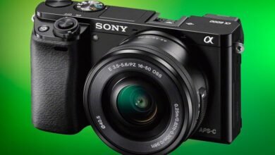 Photo of En negro o en plata, puedes estrenar cámara sin espejo ahorrando con la Sony Alpha A6000 con objetivo 16-50mm por 489 euros en Amazon