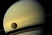 Photo of Científicos calculan que Titán, la luna más grande de Saturno, cuenta con un mar de 300 metros de profundidad