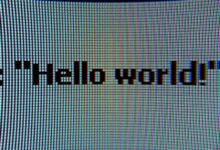 Photo of La polémica en torno al origen del "¡Hola, mundo!": desentrañamos en qué año empezó a utilizarse este ejemplo para programadores