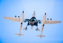 Photo of Virgin Galactic anuncia el enésimo retraso en sus vuelos comerciales al espacio