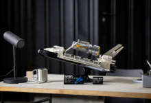 Photo of LEGO y la NASA se unen para "lanzar" el transbordador espacial Discovery