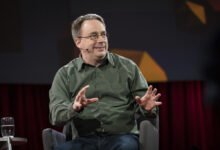 Photo of Linus Torvalds dice que Linux abrazó el open source para separarse un poco de "las locuras casi religiosas" del software libre