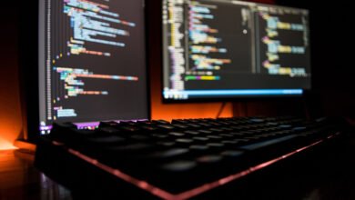 Photo of 80.000 desarrolladores responden:  lenguajes de programación más queridos y temidos y qué paga mejor en 2021