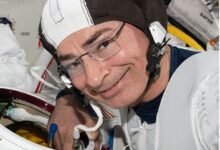 Photo of Un nervio pinzado en el cuello del astronauta Mark Vande Hei obliga a retrasar un paseo espacial