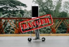 Photo of Grabar con un iPhone desde una moto o un patinete puede estropear la cámara