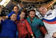 Photo of La actriz Yulia Peresild y el director Klim Shipenko vuelven a tierra en la Soyuz MS-18