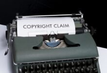 Photo of Los algoritmos de censura se quedan: la directiva de copyright europea sale adelante pero con las manos cortadas