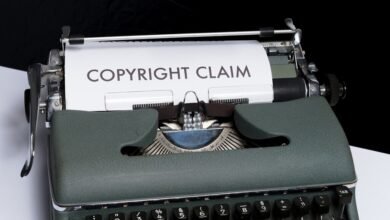 Photo of Los algoritmos de censura se quedan: la directiva de copyright europea sale adelante pero con las manos cortadas