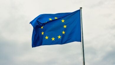Photo of Unión Europea propuso ley para endurecer las exigencias de ciberseguridad en dispositivos móviles