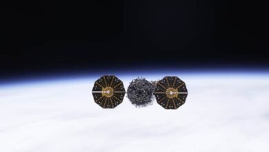 Photo of Uno de los paneles solares de la cápsula de carga Cygnus 18 «S. S. Sally Ride» no se despliega