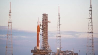 Photo of La NASA lleva por tercera vez a la plataforma de lanzamiento el cohete SLS de la misión Artemisa I