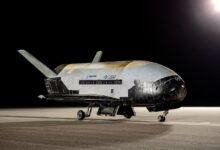 Photo of El avión espacial X-37B vuelve a tierra tras una misión récord de 908 días en el espacio