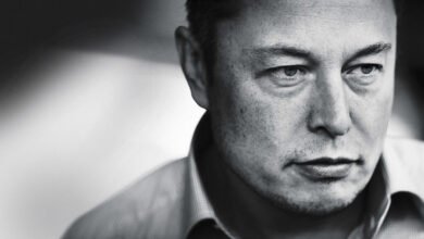 Photo of Elon Musk va por las oficinas de Twitter con dos guardaespaldas, mientras hay jefes que no saben si están despedidos o no