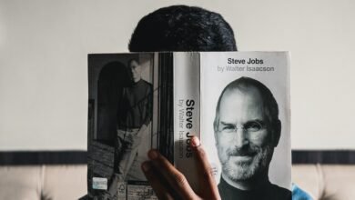 Photo of La lección que Steve Jobs y su "hippie desaliñado" dan a recursos humanos: así perdió Apple a un genio de la programación