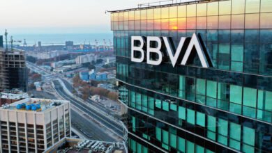 Photo of BBVA no verificó la identidad de una cliente y le dio todo su dinero a un desconocido. Ahora ha sido multada con 70.000 euros
