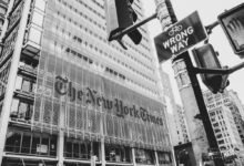 Photo of NYT demanda a Microsoft y a OpenAI por usar su información sin permiso. Su denuncia es muy crítica con ChatGPT