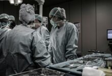 Photo of Una cirujana pagará 8.000 euros por publicar en su Instagram el 'antes y el después' de la cirugía de una paciente