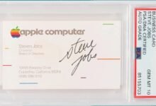 Photo of La tarjeta comercial más valiosa del mundo perteneció a Steve Jobs. Ni siquiera Albert Einstein se le acerca