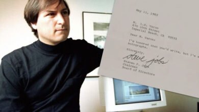 Photo of Le pidieron un autógrafo a Steve Jobs en 1983. La respuesta que dio fue propia de un genio loco