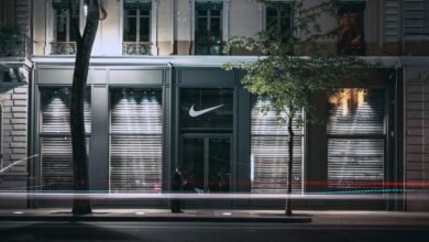 Photo of El CEO de Nike culpa al teletrabajo de la falta de innovación de la empresa. Llevan año y medio en oficinas