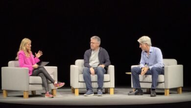 Photo of "El papel de la IA no es reemplazar a nuestros usuarios, sino empoderarlos": entrevista a Craig Federighi y John Giannandrea sobre Apple Intelligence, la IA que promete revolucionar el ecosistema